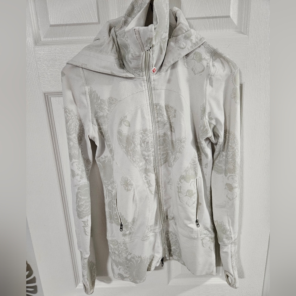Lululemon Jacket Size 4 or 6